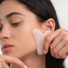 Rouleau visage anti-poches et anti-rides - LYN Beauty.